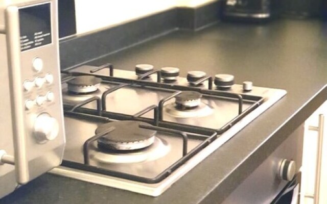 Impeccable 1-bed Apartment in Town Centre Luton