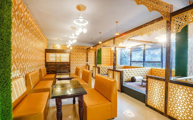 Fabhotel Grand Broholic