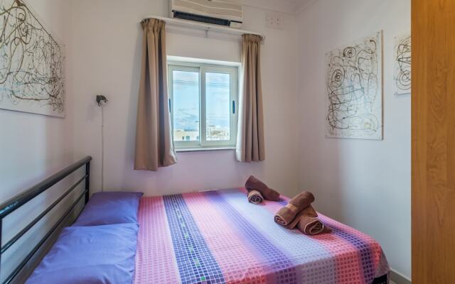 Getawaysmalta - Blue Waters Penthouse in Sliema