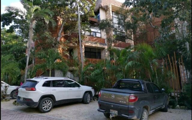 Jungle Penthouse
