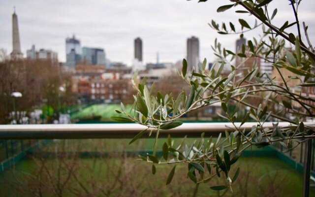 Contemporary 1 Bedroom Flat With Stunning London View