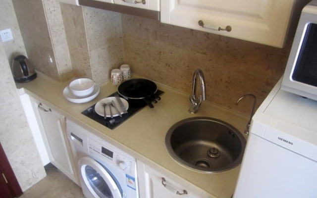 City Center Boutique Apartment Hotel (Shanghai Nanjing West Road)