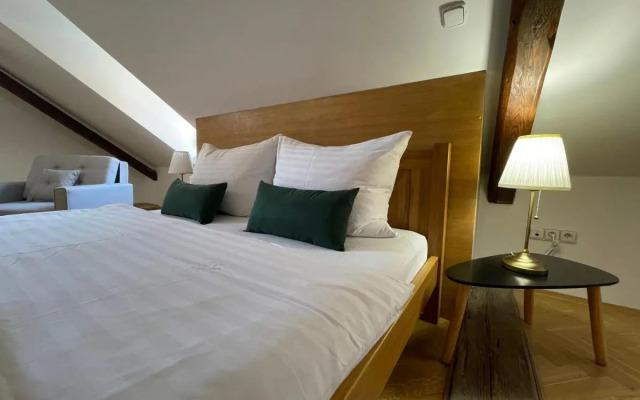 White Swan Boutique Apartments