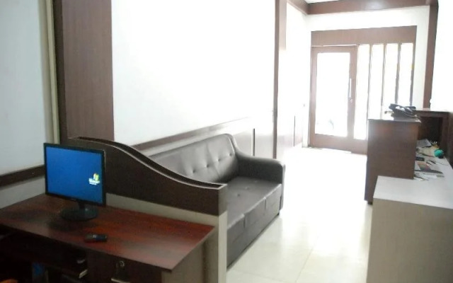 Hotel Pon Amutha