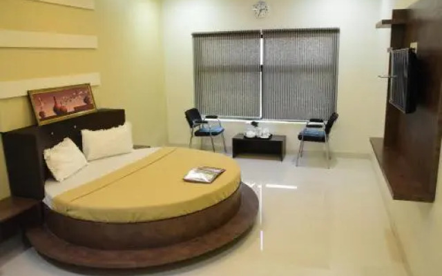 Hotel Shriji Resorts