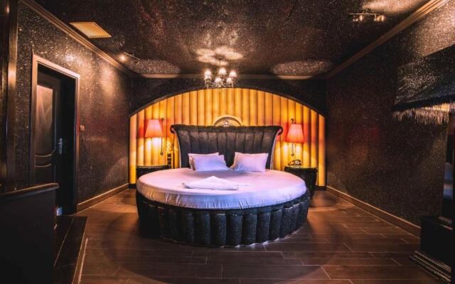 Ruby Rooms Kifisia  Adults Only