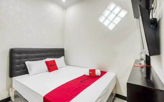 RedDoorz Syariah near Bandara Adisucipto Yogyakarta