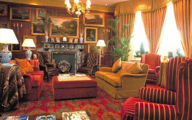 The Gallery Hotel