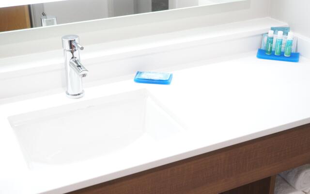 Holiday Inn Express Fremont-Milpitas Central by IHG