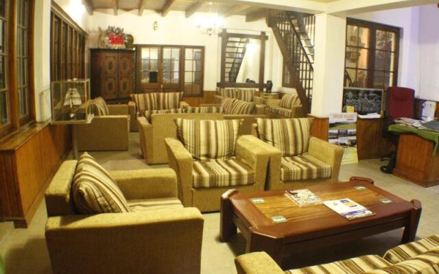 Alpine Hotel