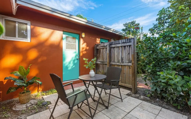 Charming Cozy Studio Lake Ridge