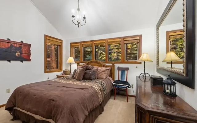 82 Lenawee Lane 5 Bedroom Home