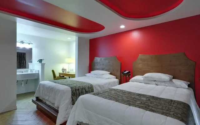 Romantic Inn & Suites