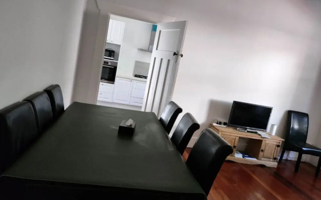 5 Bedroom House 7 Rangiatea Road