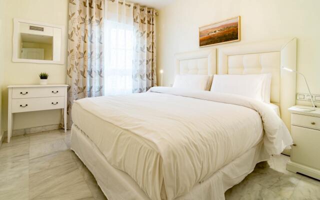 Casa Adelfas II by Roomservices