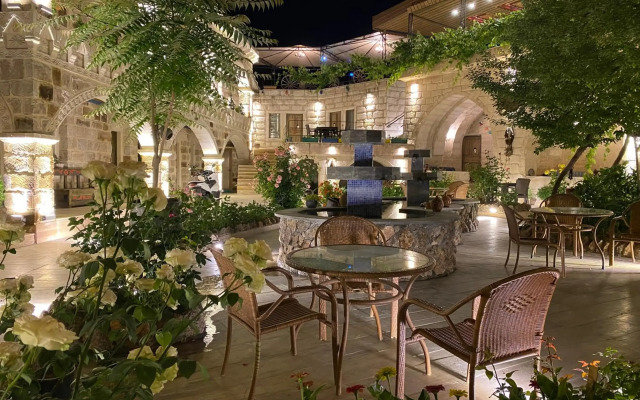 Kayatas Hotel