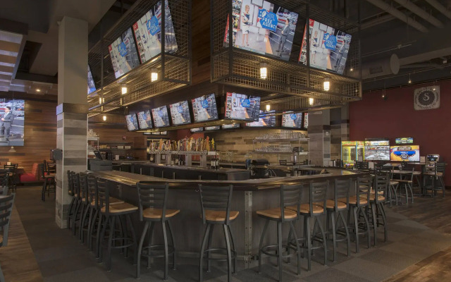 Courtyard by Marriott Holland Downtown