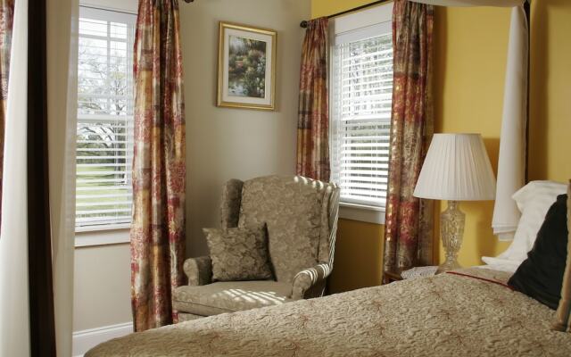 Seven Oaks Bed & Breakfast