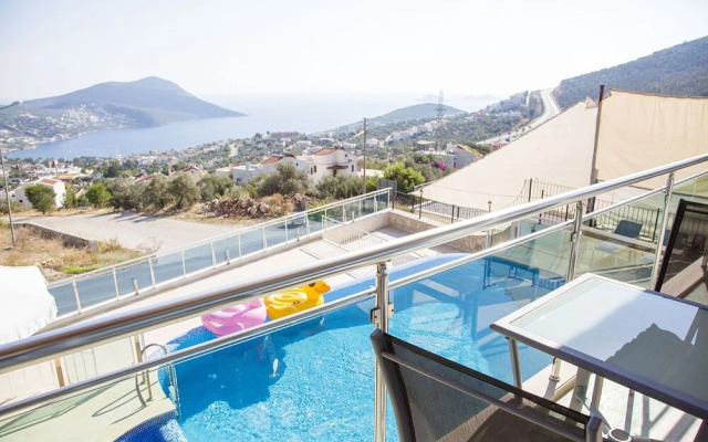 Villa Alkin by Akdenizvillam