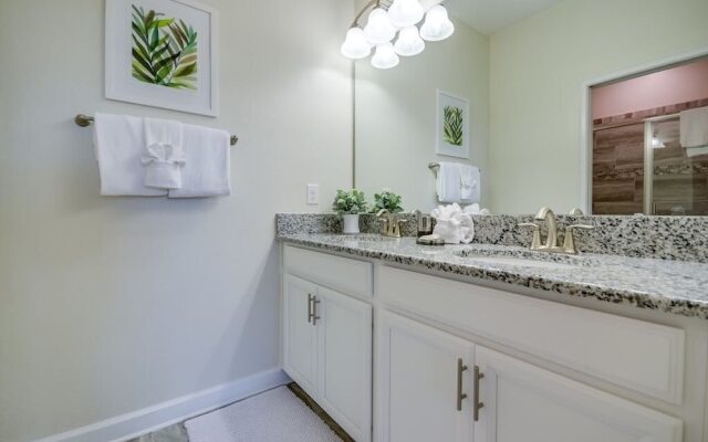 8 Bedrooms/ Champions Gate Home