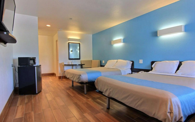 Motel 6 Rockport, TX