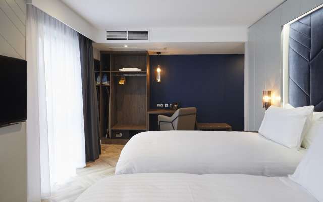 Roomzzz York City
