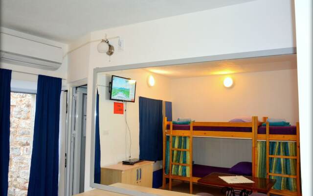 Montenegro Backpackers Home Budva