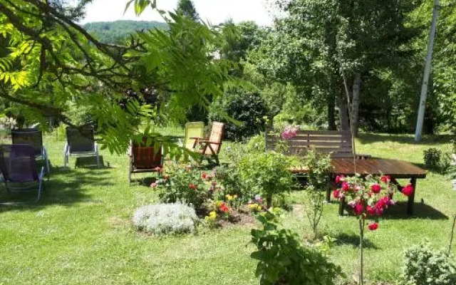 Guest House Family Varda