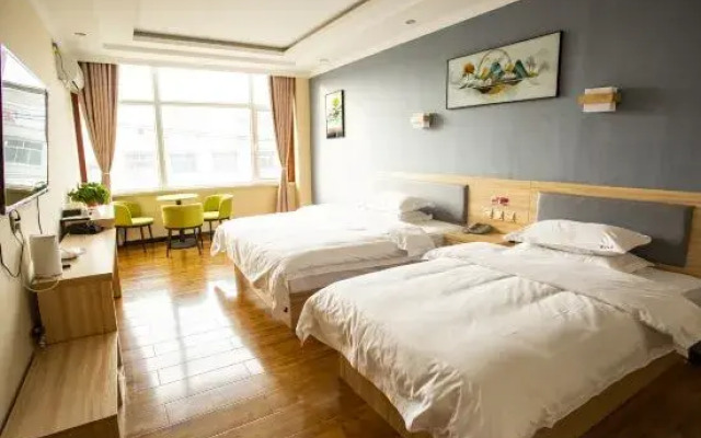 Xiji Orange Light Hotel