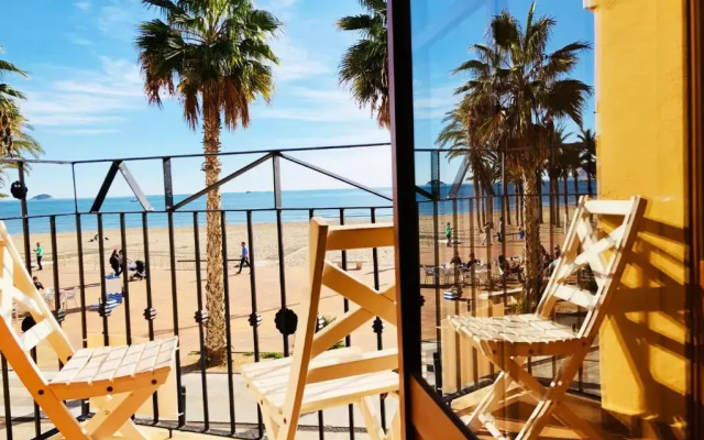 AR27-2 Apartamento en primera línea del mar