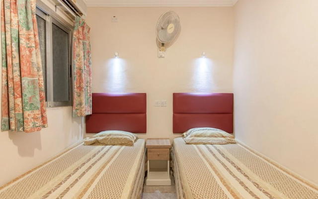Pool and Sea, charming Merill Apart 5