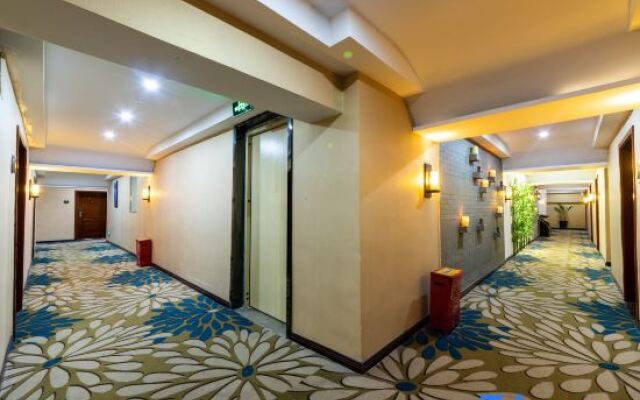 Xiehou Fengqing Theme Hotel (Chongqing Jiangbei Airport)