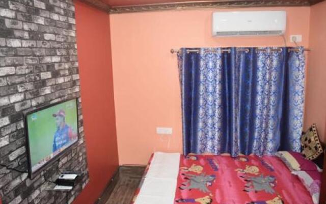 12 Homestay Apartments