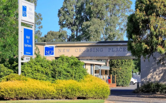 New Crossing Place Motel & Apartments