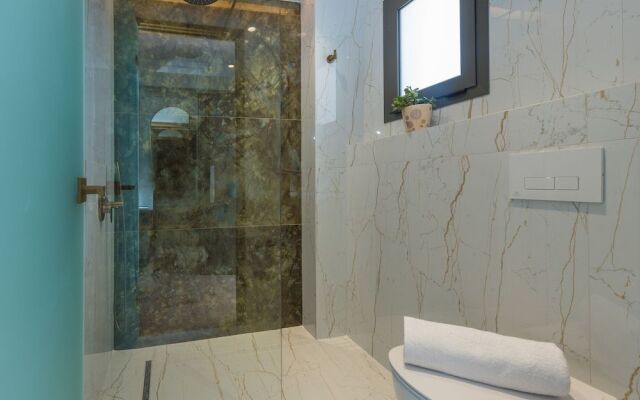 Isola Apartments Junior Suites