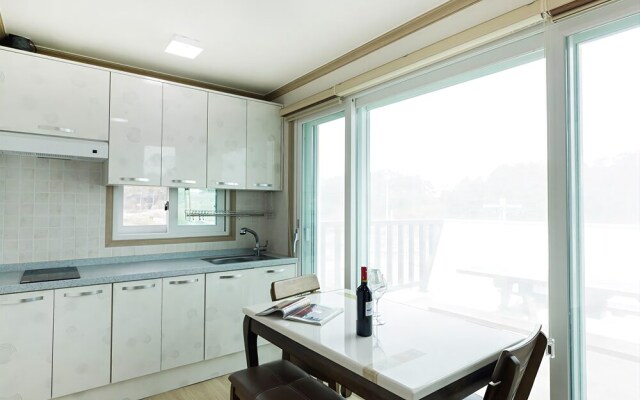 Yeosu Gold Light Pension
