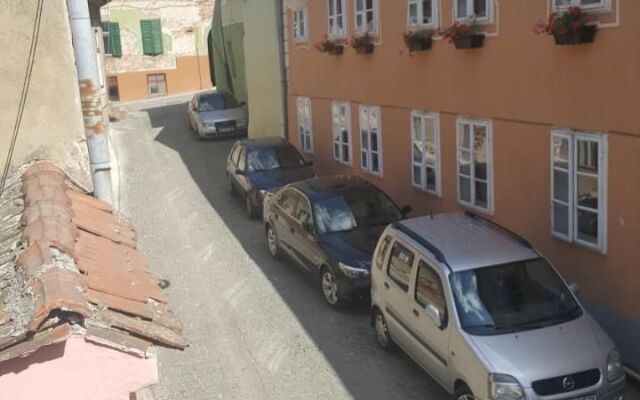 Pensiunea Podul Minciunilor