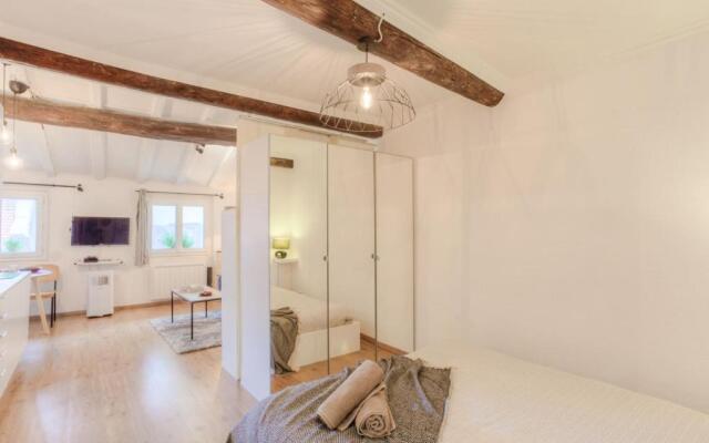 #5 Flower Markets Place 1Min to beach & Saleya