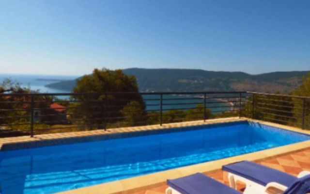 Superb Breathtaking Views 3bedroom All Day Sun