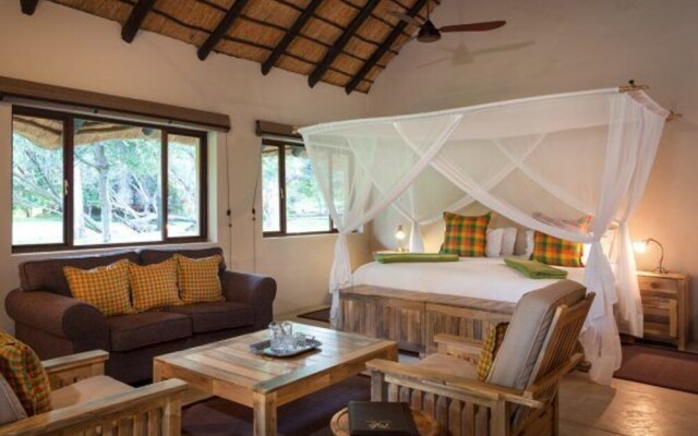 Tuli Safari Lodge