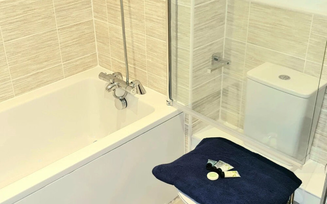 Exquisite, Cosy 2-bed Apartment in Salford