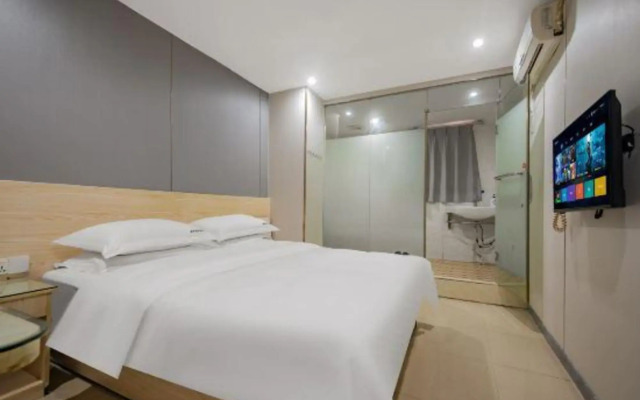 OYO Yuanzhong Hotel (Shenzhen East Railway Station Buji Subway Station)