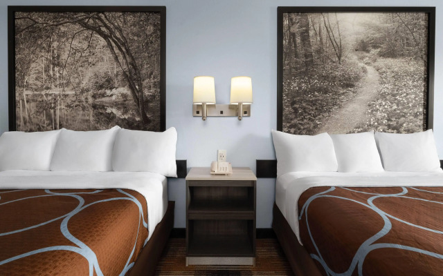 Super 8 by Wyndham Covington