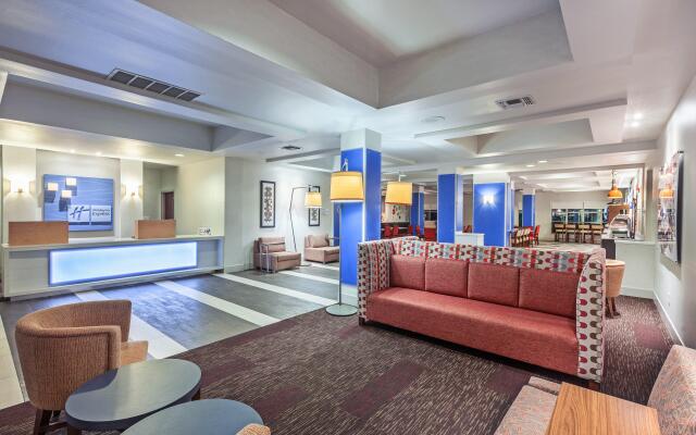 Holiday Inn Express & Suites Shreveport South Park Plaza, an IHG Hotel