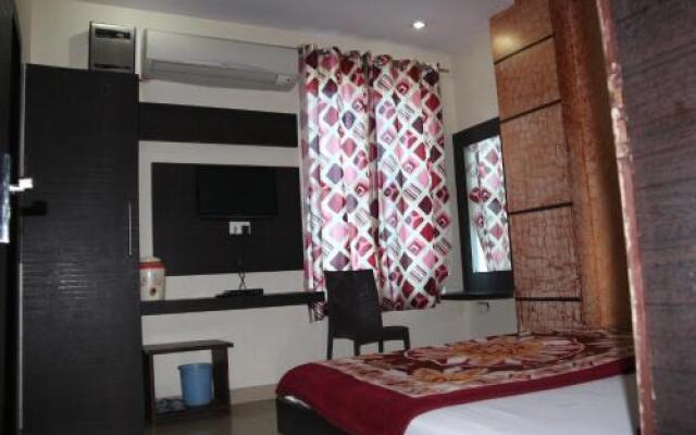 Hotel A Firoza by OYO Rooms