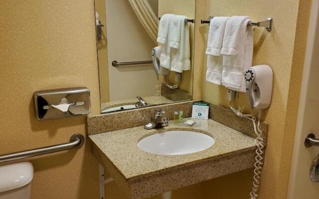 Boarders Inn & Suites by Cobblestone Hotels - Shawano