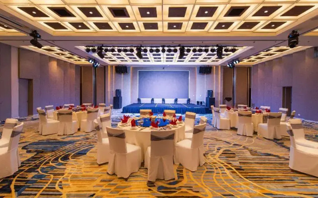 Hotel Sol Halong Trademark Collection by Wyndham