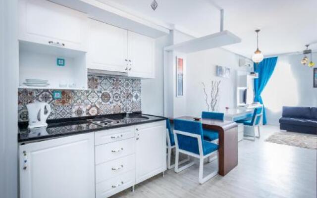 De Moon Suites Hotel