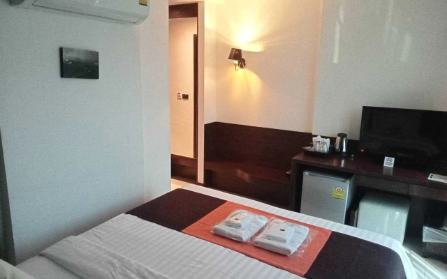 Collection O The Bangkok Airport Link Suite – Guest Rooms – Bangkok