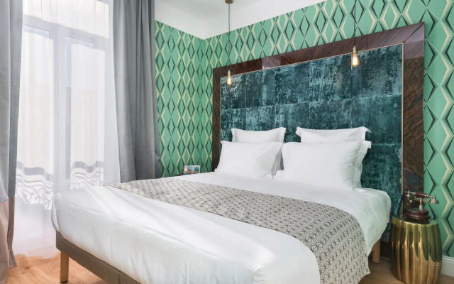 The Jay Hotel by HappyCulture